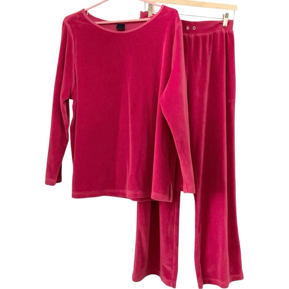 Women’s Velour Lounge Wear Set. Top M, Bottoms L. High Sierra Dark Pink Set.
